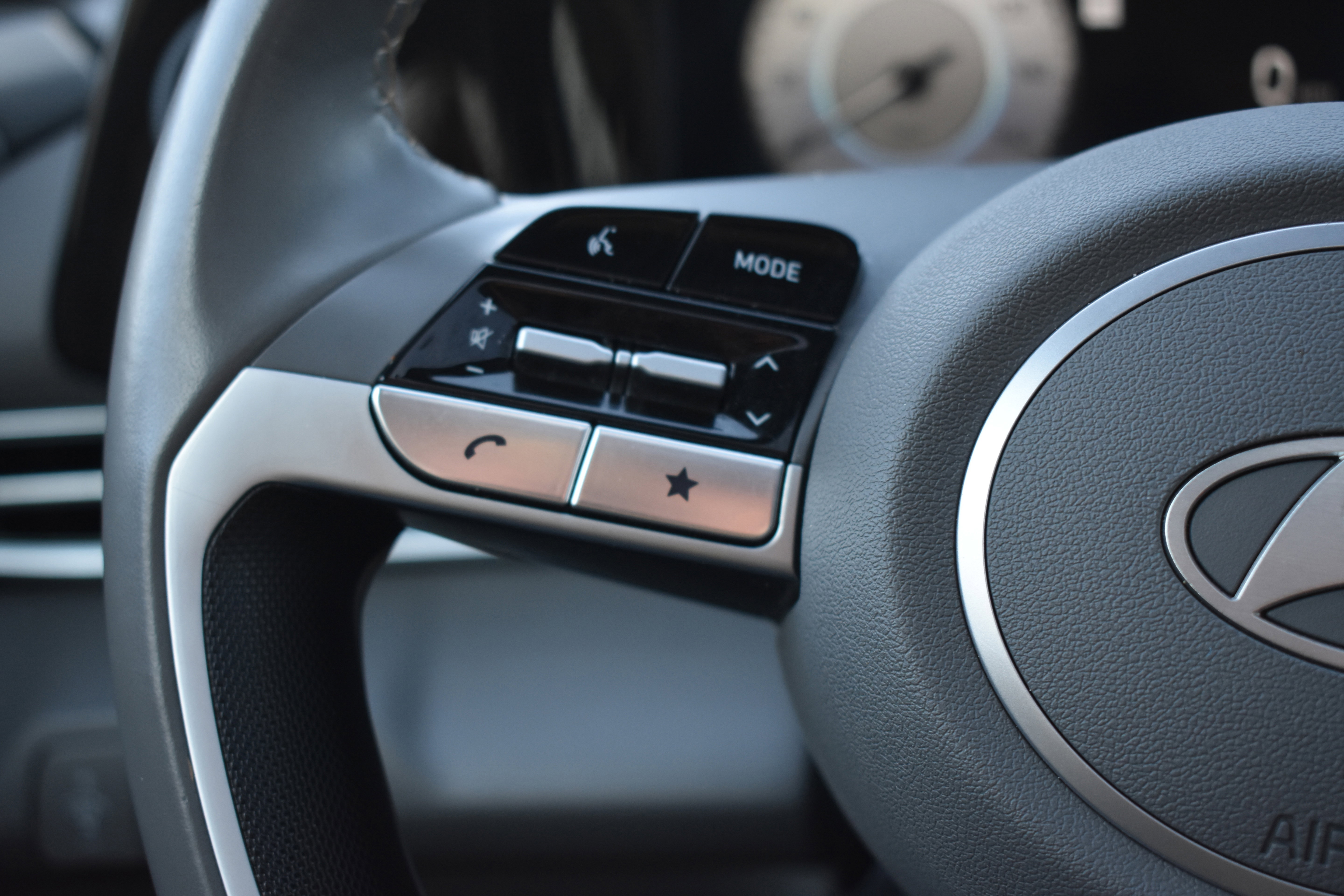 Used 2025 Hyundai Elantra SEL image 15