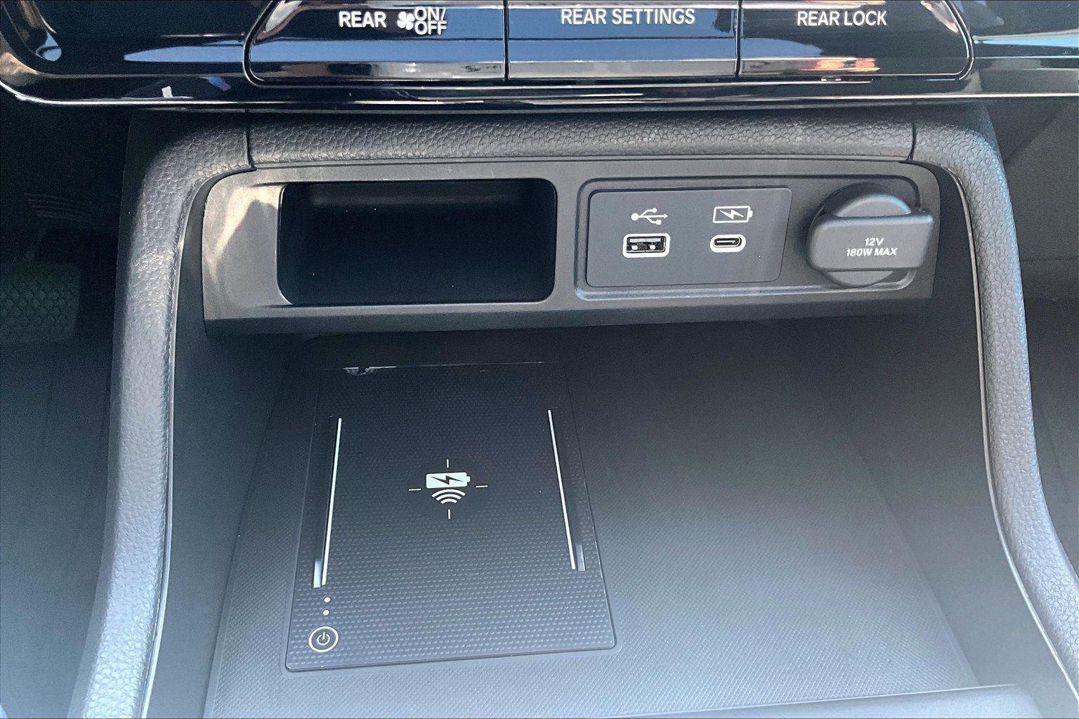 Used 2025 Honda Pilot TrailSport image 34