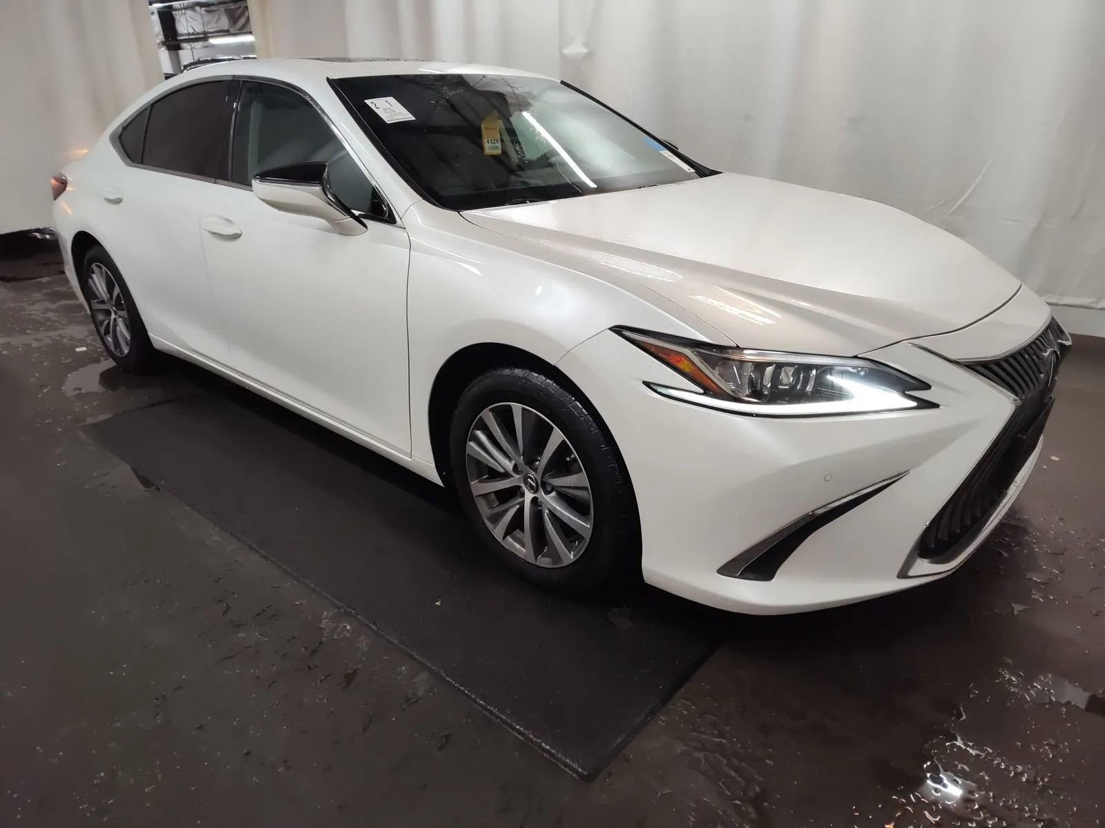 Used 2019 Lexus ES 350 F Sport image 4