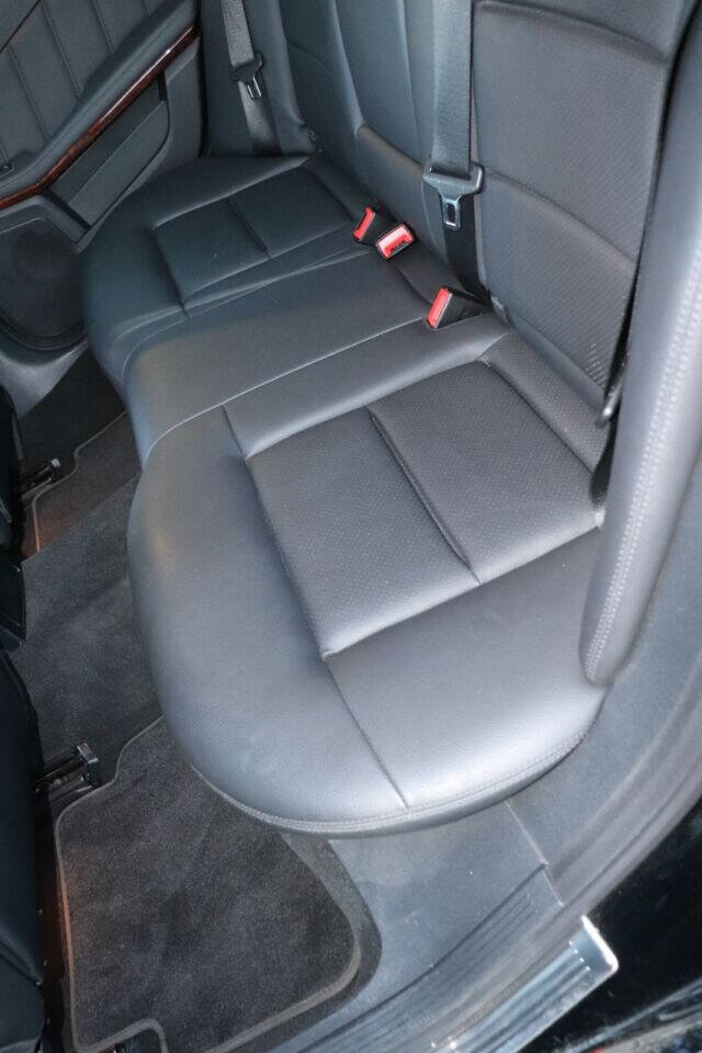 Used 2013 Mercedes-Benz E 350 Sedan image 55