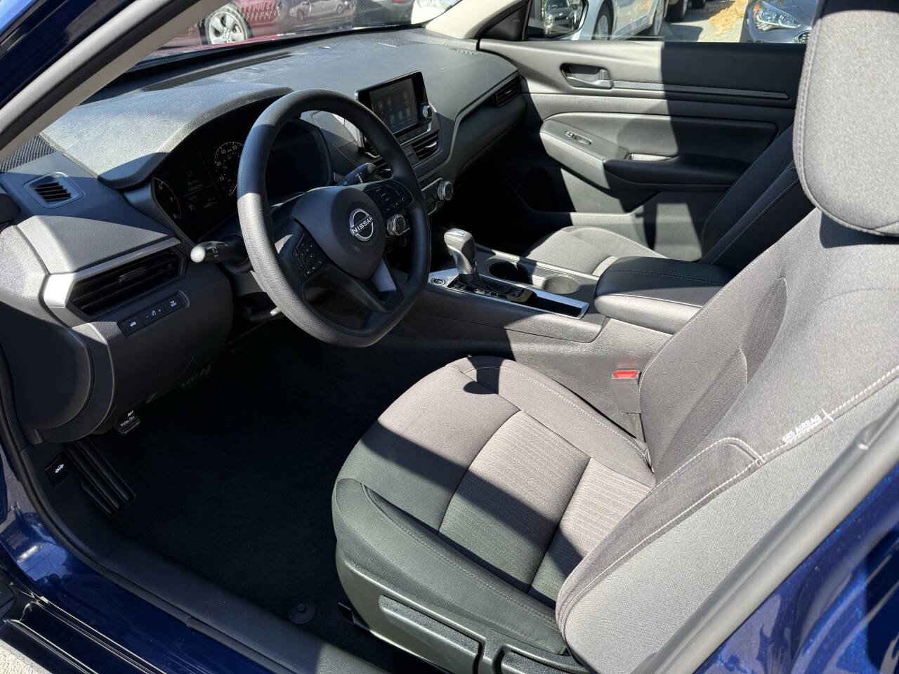 Used 2024 Nissan Altima 2.5 S image 7