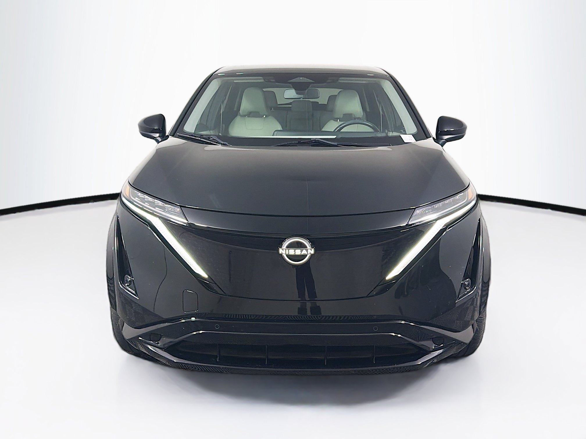 Used 2023 Nissan Ariya FWD image 2