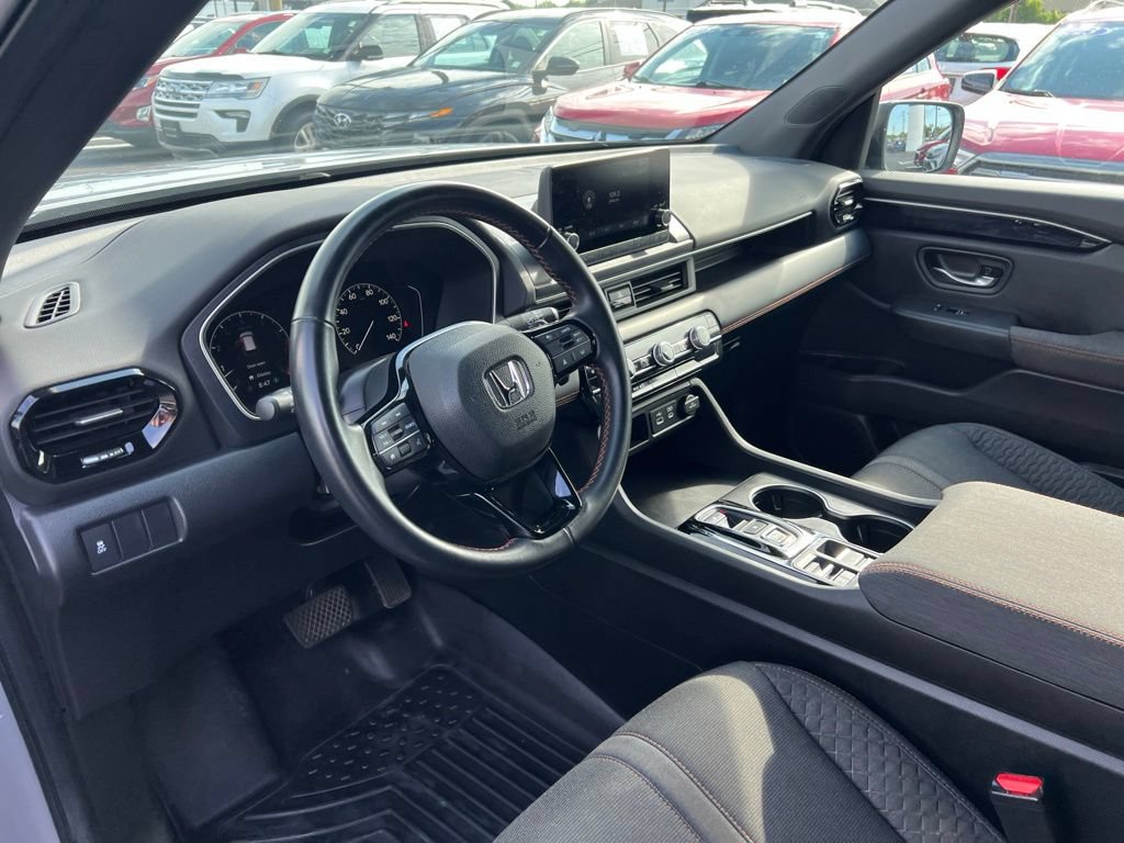 Used 2024 Honda Pilot Sport image 9