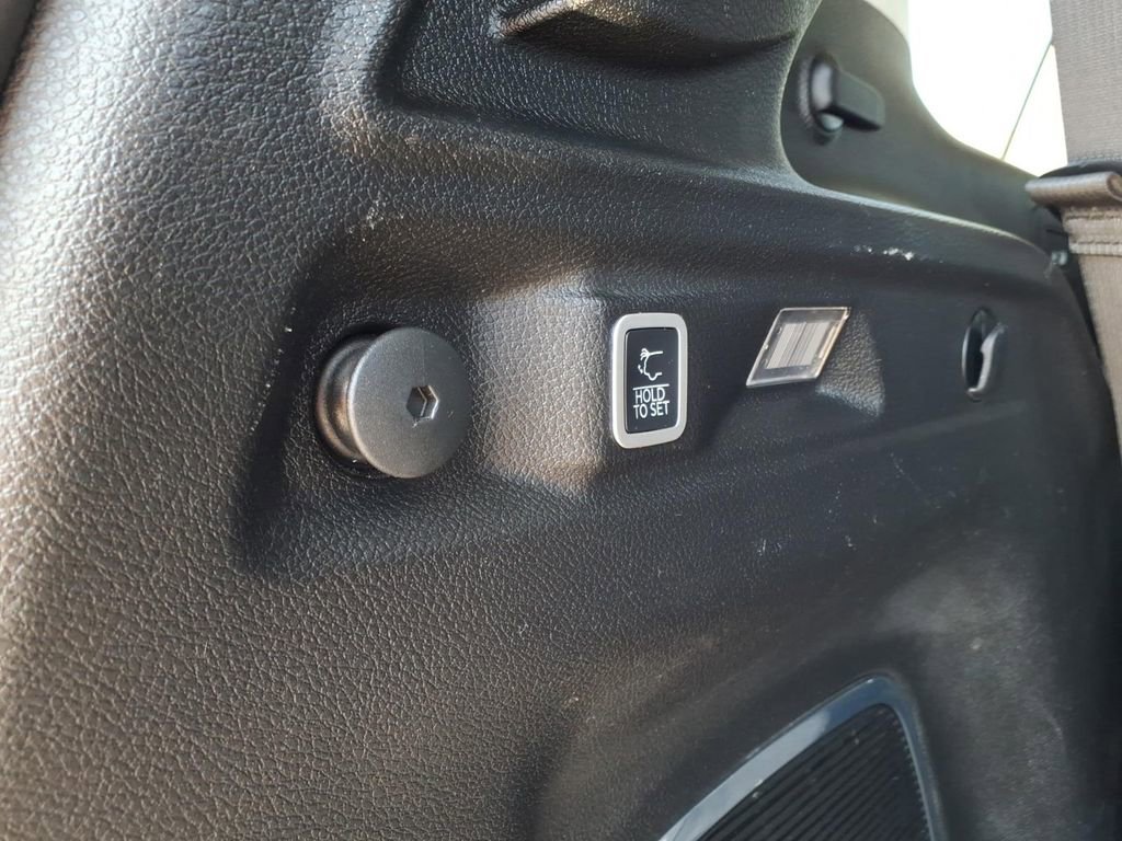 Used 2021 Jeep Grand Cherokee L Limited image 27