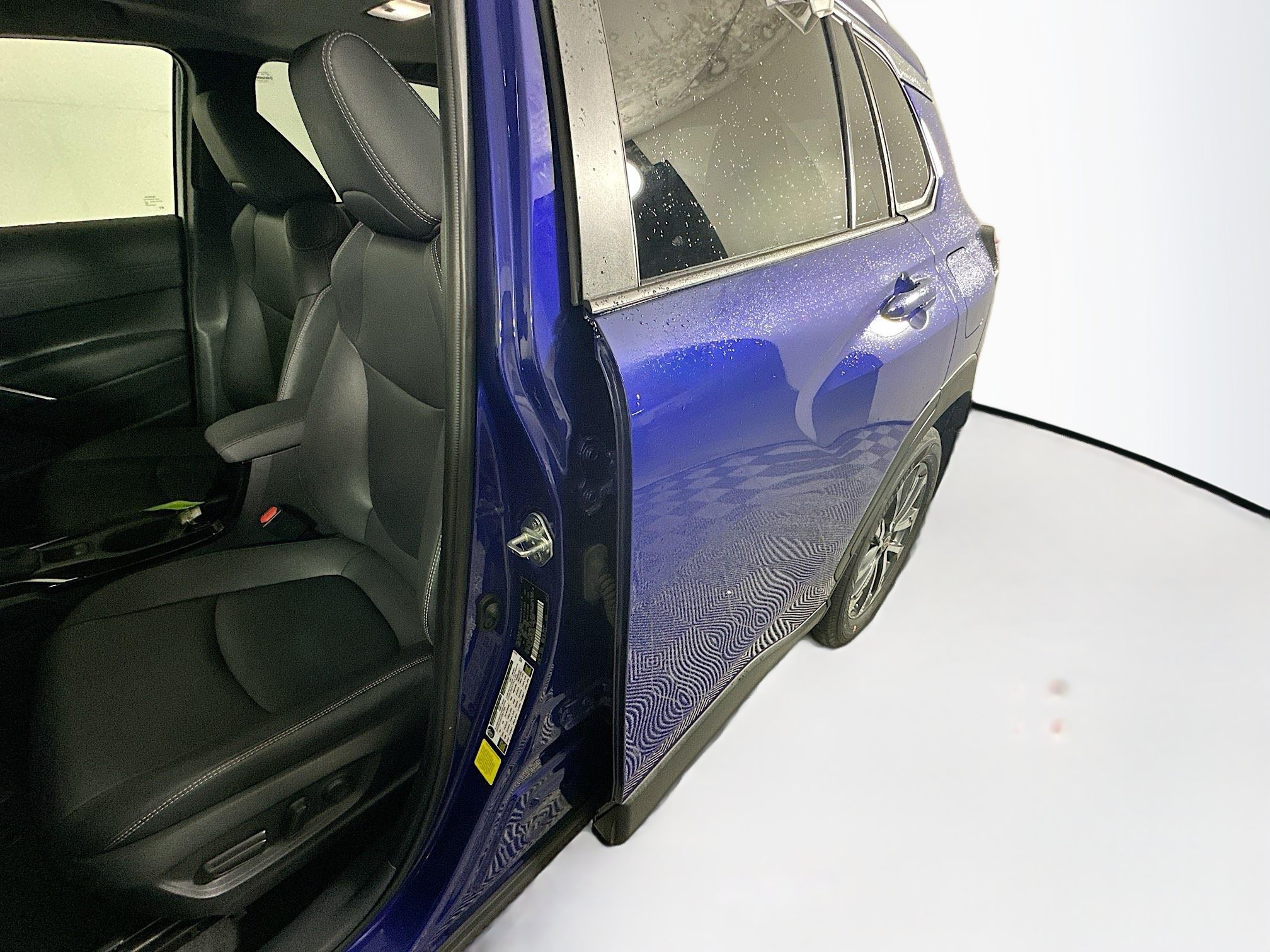 Used 2023 Toyota Corolla Cross XLE w/ Convenience Package FWD image 12
