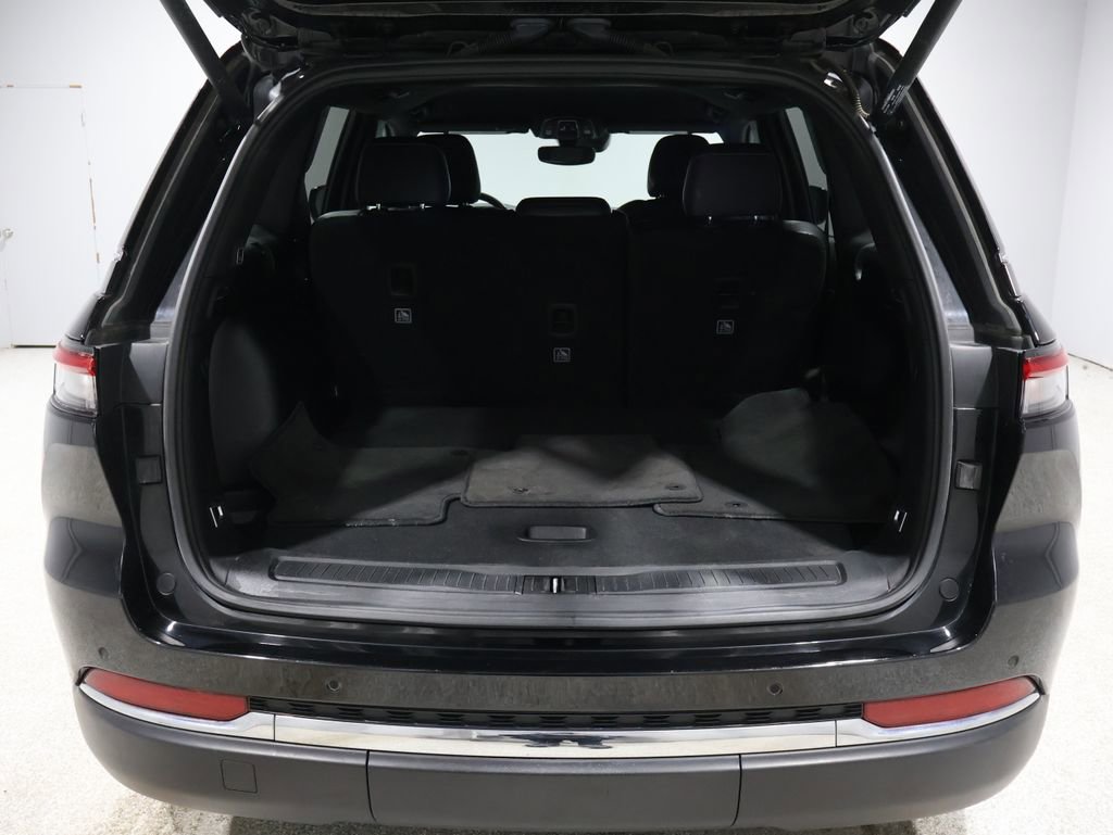 Used 2024 Jeep Grand Cherokee Limited AWD/4WD image 17