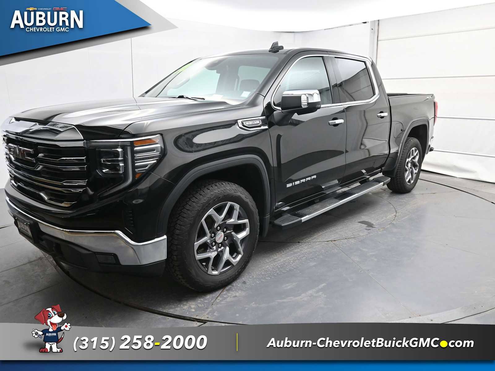 Used 2024 GMC Sierra 1500 SLT image 1