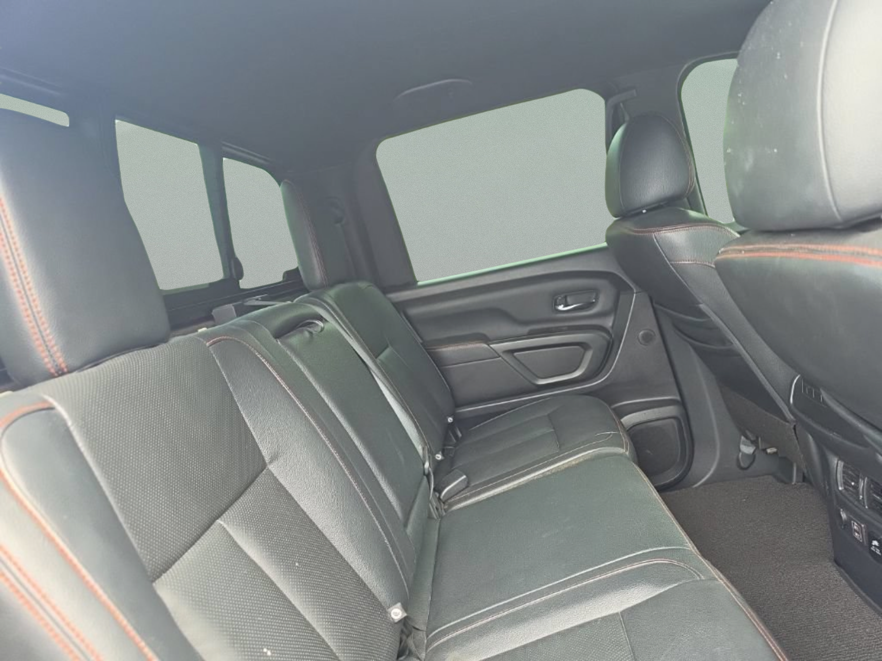 Used 2020 Nissan Titan PRO-4X w/ Pro-4x Convenience Package AWD/4WD image 25