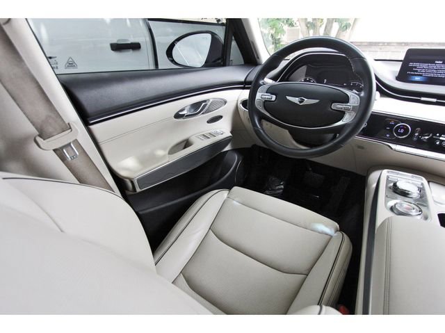 Used 2023 Genesis GV70 2.5T w/ Advanced Package AWD/4WD image 7