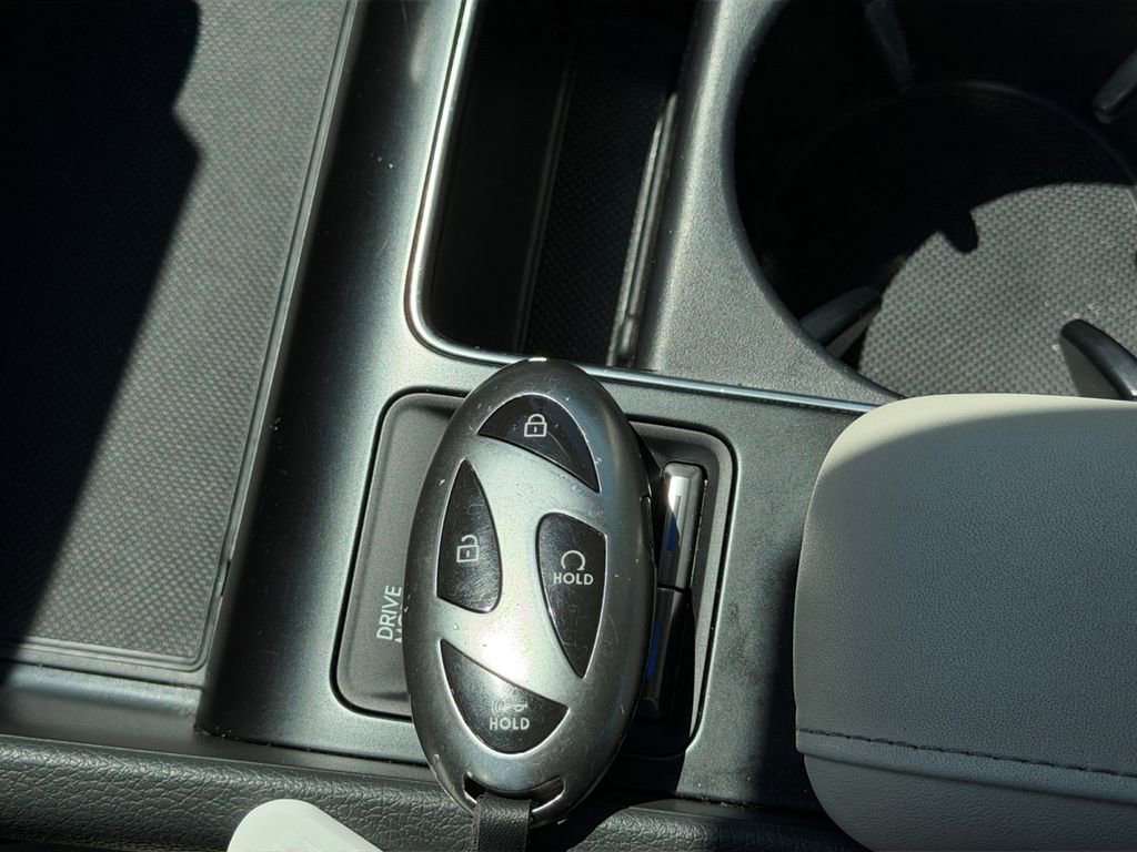 Certified 2025 Hyundai Sonata SEL FWD image 18