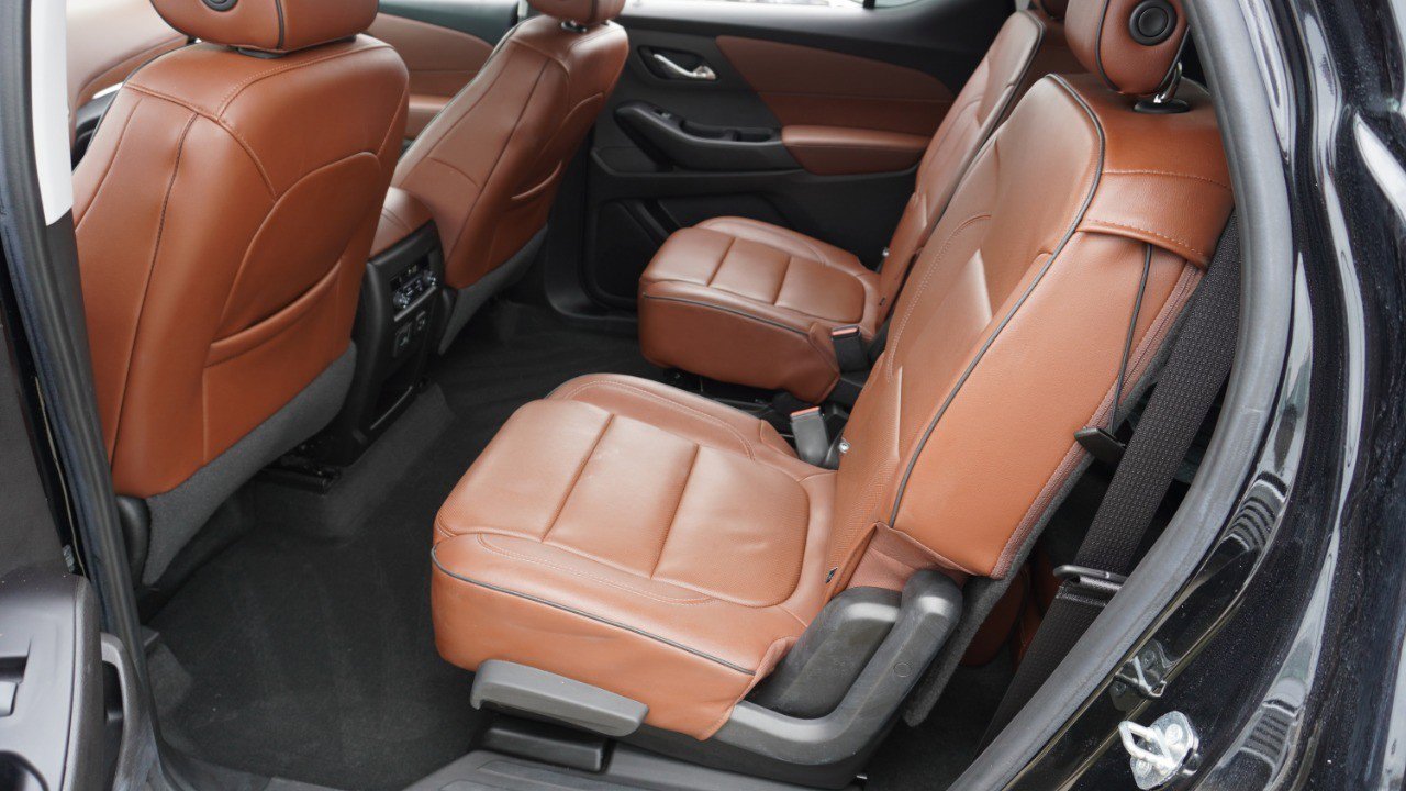 Used 2018 Chevrolet Traverse High Country w/ LPO, Floor Liner Package AWD/4WD image 33