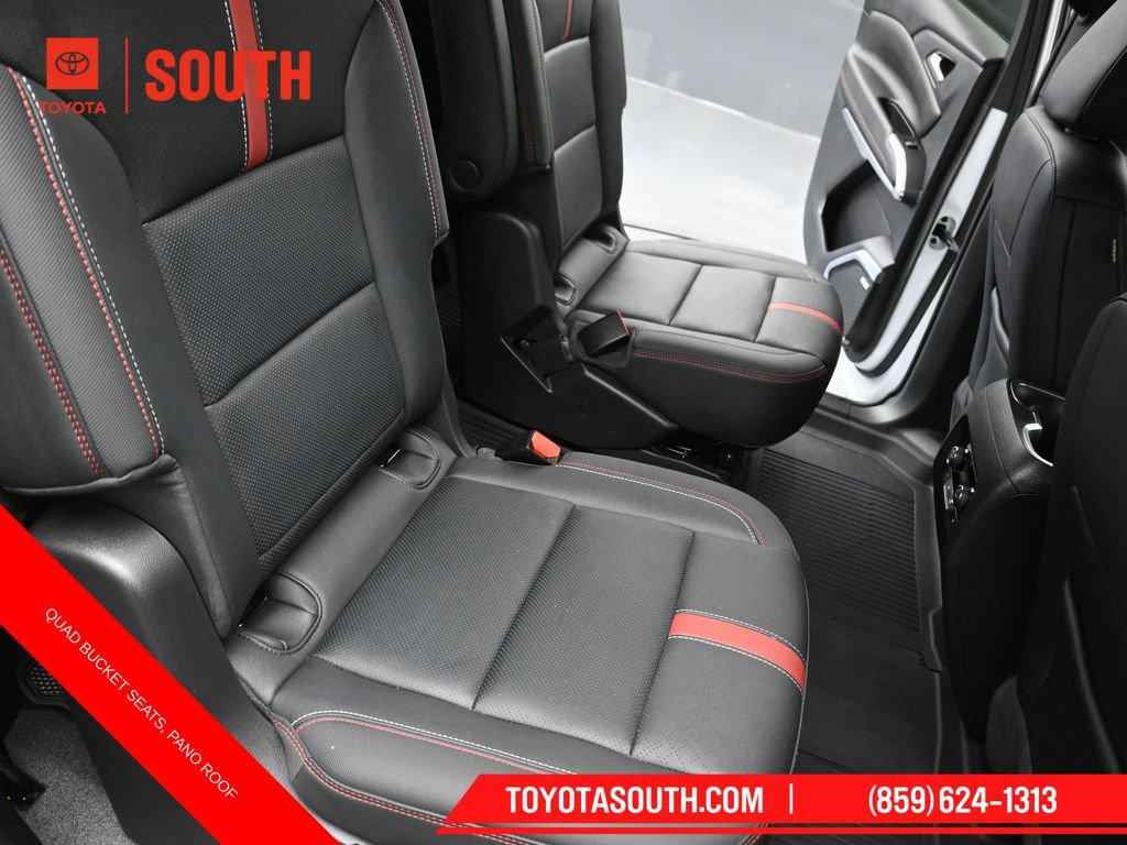 Used 2024 Chevrolet Traverse RS AWD/4WD image 24