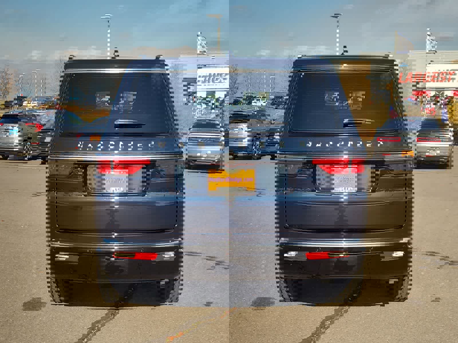 New 2025 Jeep Wagoneer 4WD w/ HD Trailer Tow Package image 13