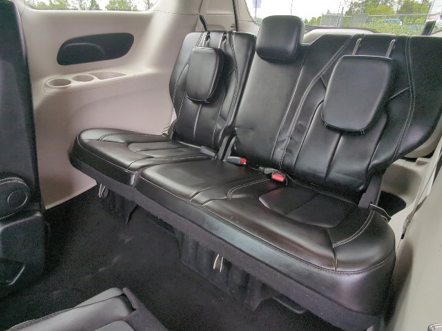 Used 2023 Chrysler Pacifica Touring-L FWD image 26