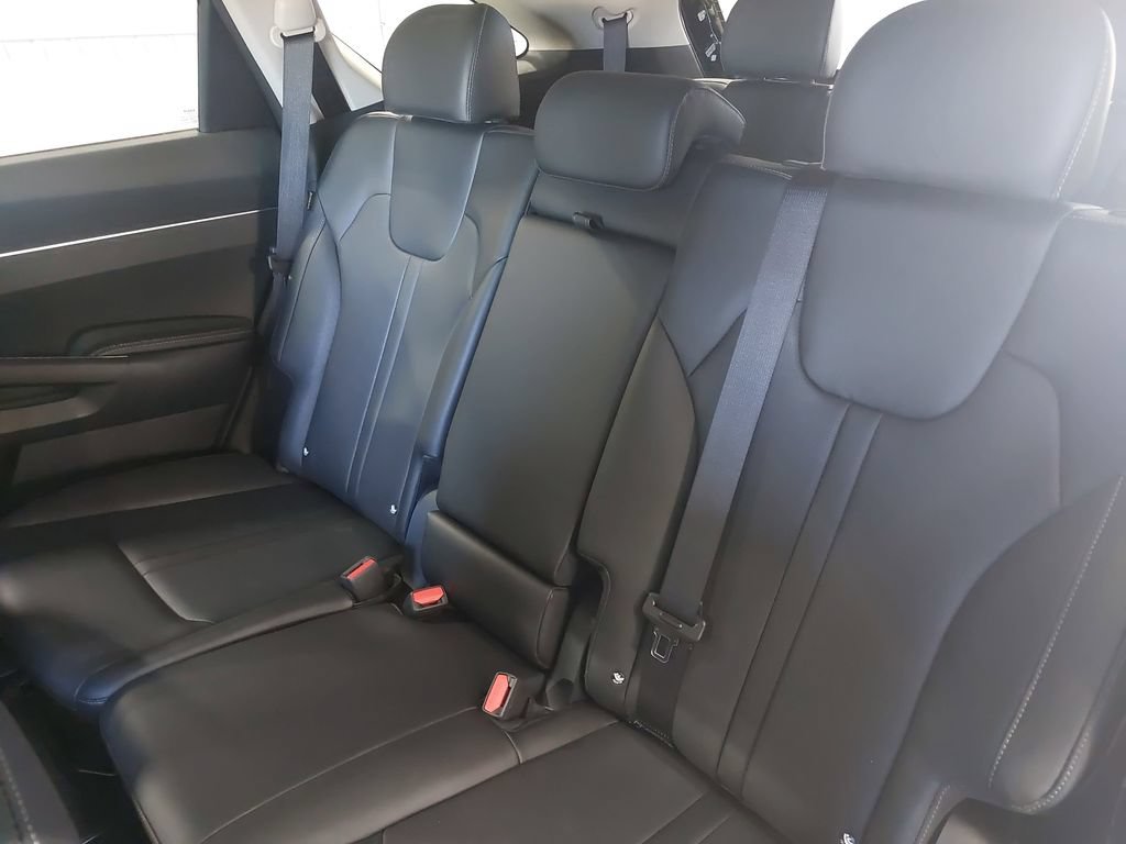 Used 2024 Kia Sorento S AWD/4WD image 14