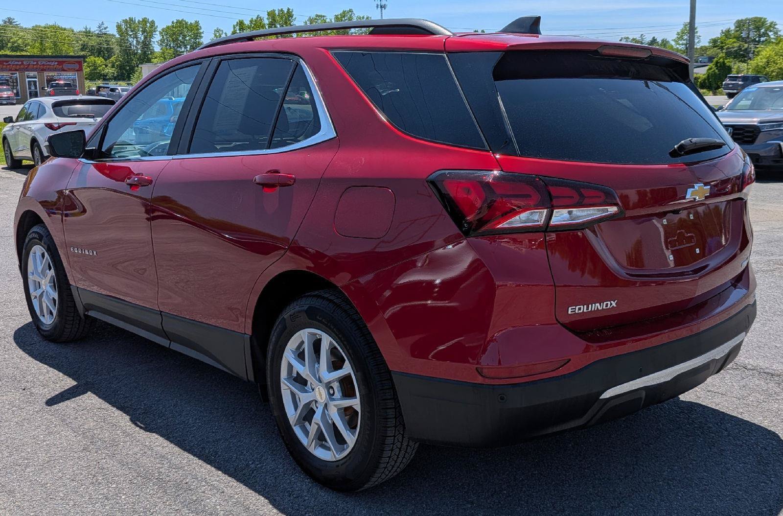 Used 2023 Chevrolet Equinox LT AWD/4WD image 9