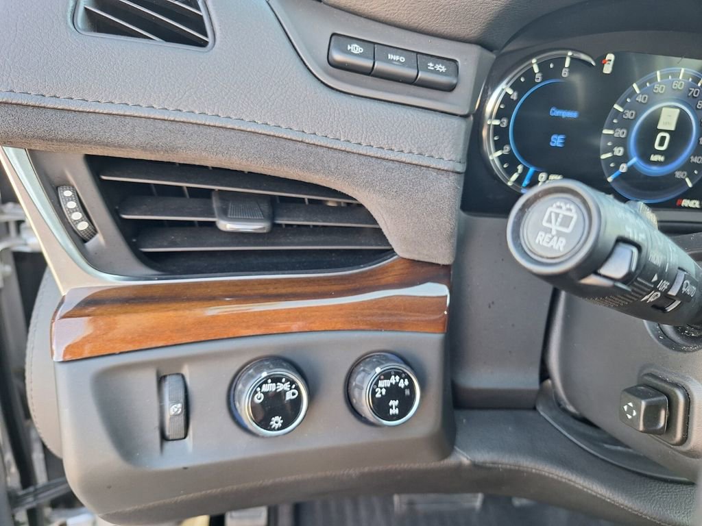 Used 2020 Cadillac Escalade Luxury image 22