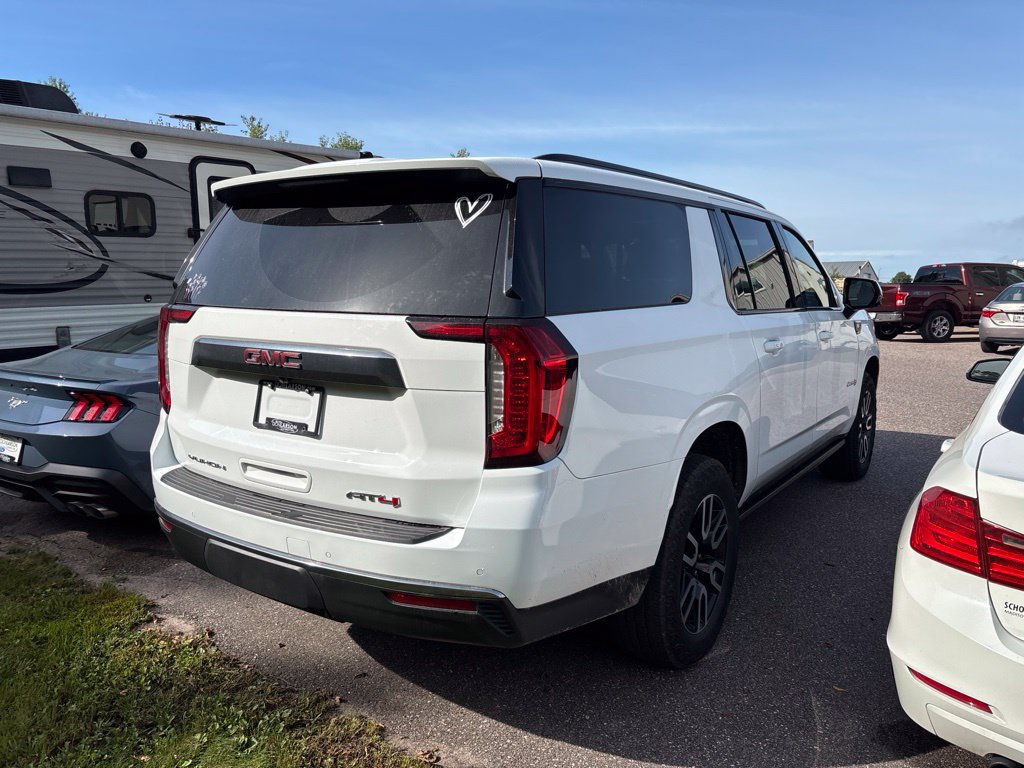 Used 2024 GMC Yukon XL AT4 w/ AT4 Premium Package AWD/4WD image 3