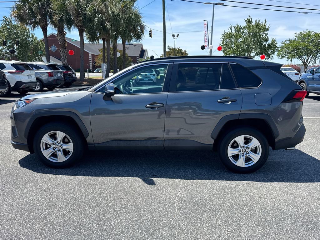Used 2021 Toyota RAV4 XLE w/ Convenience Package FWD image 6