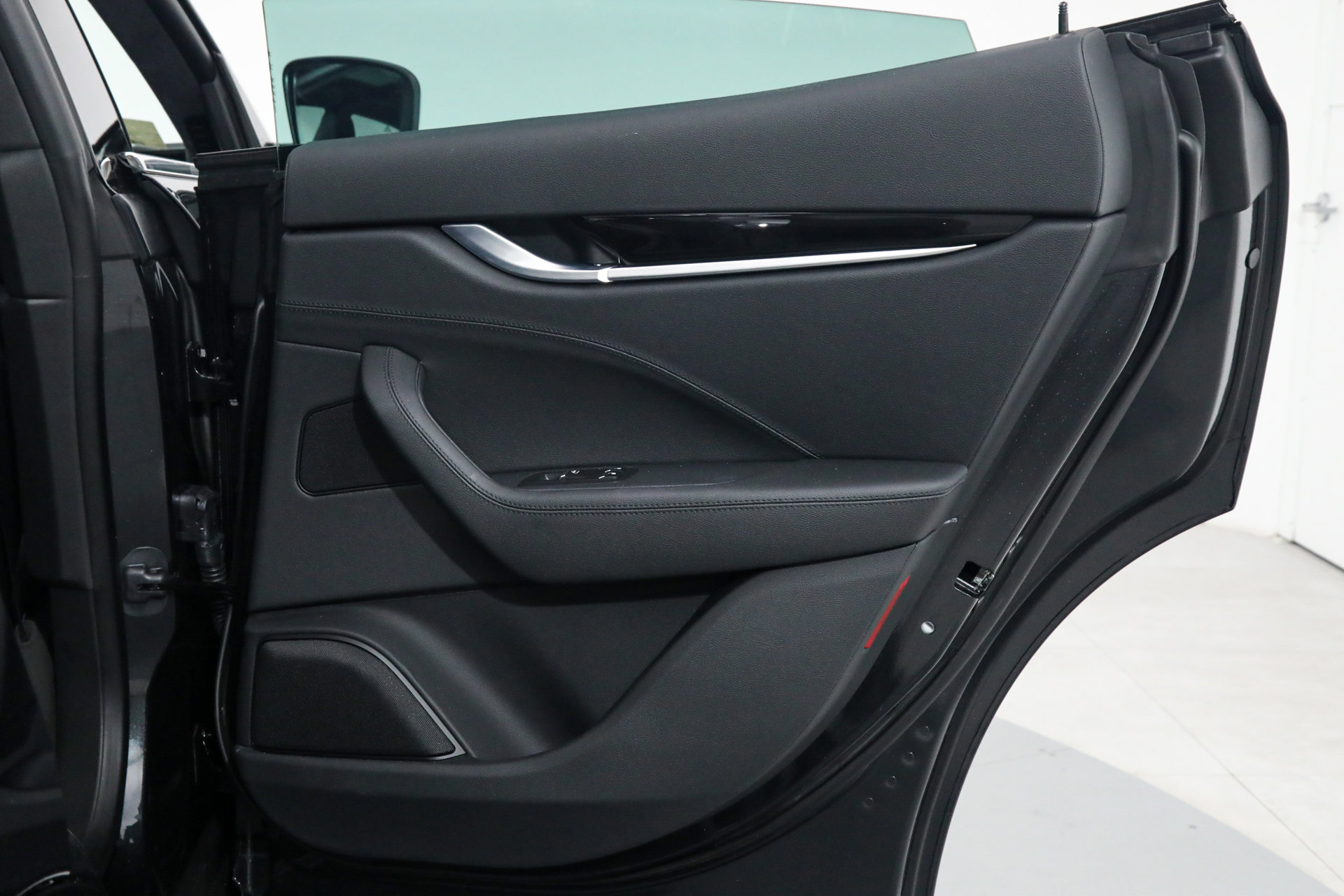 Certified 2023 Maserati Levante GT image 12