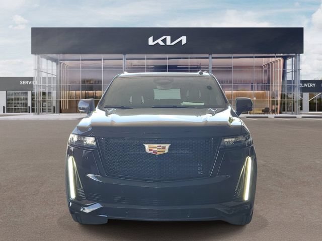 Used 2023 Cadillac Escalade Sport Platinum w/ LPO, ONYX Package AWD/4WD image 2