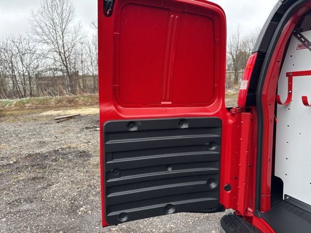 New 2026 GMC Savana 3500 w/ Driver Convenience Package RWD image 18