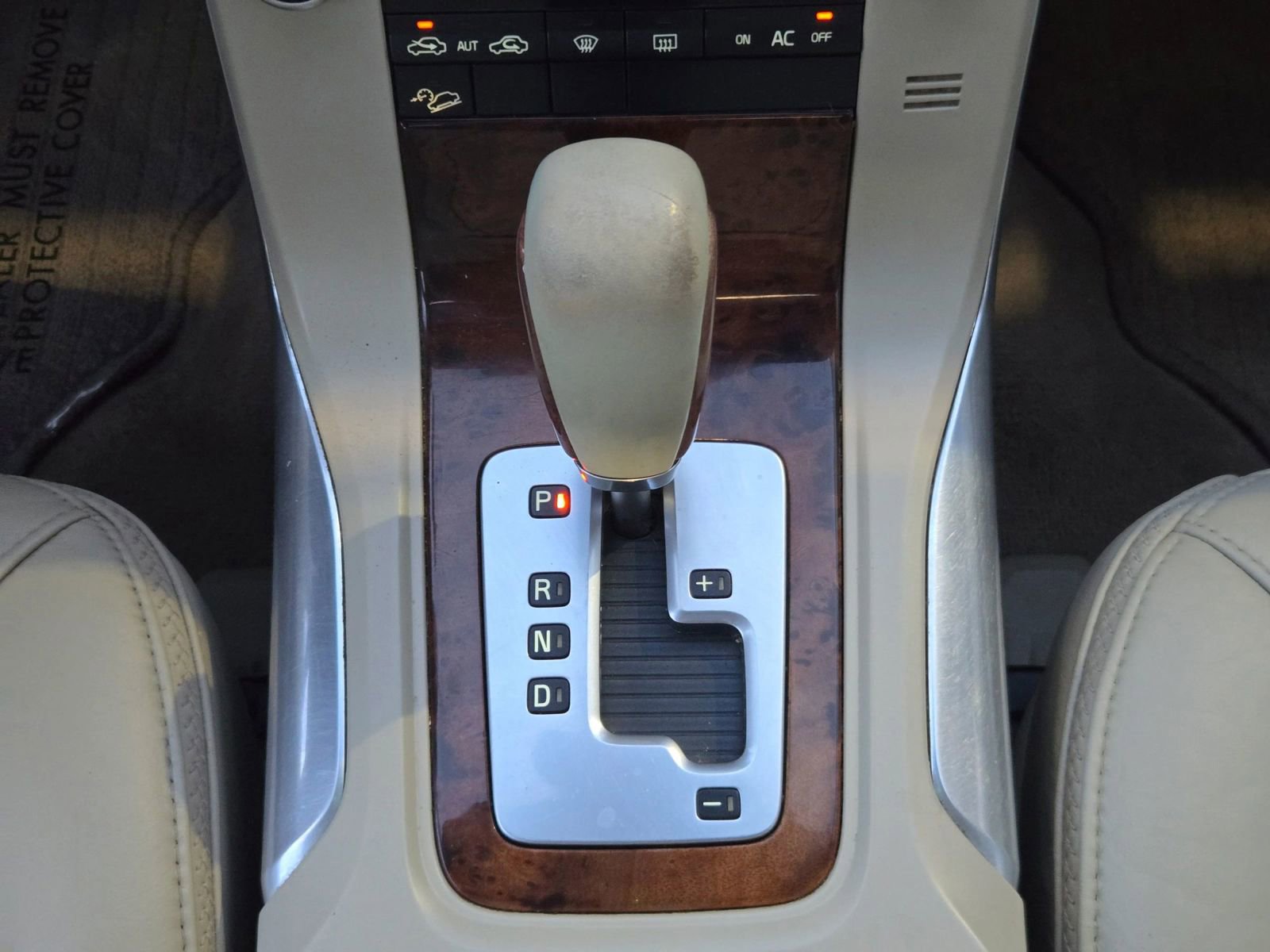 Used 2011 Volvo XC70 T6 image 26