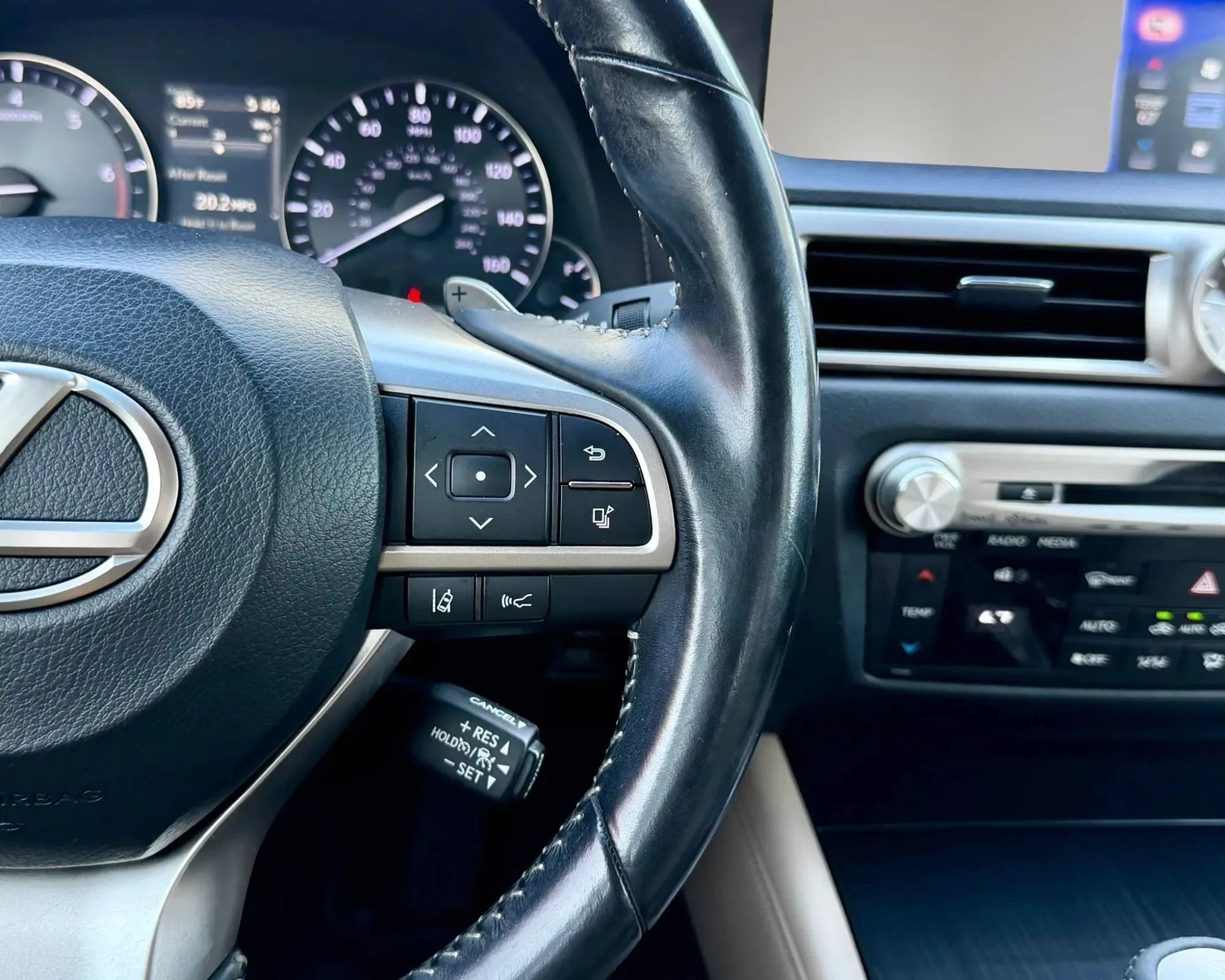 Used 2017 Lexus GS 200t RWD image 21