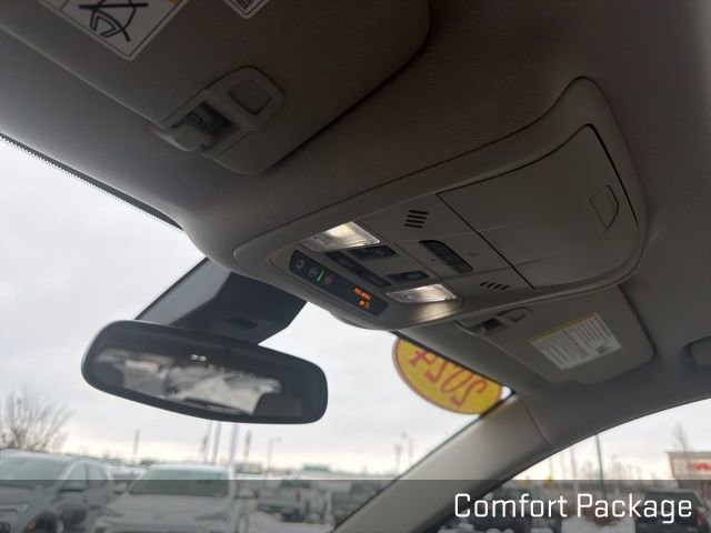 Used 2024 GMC Terrain Denali w/ Denali Premium Package image 32