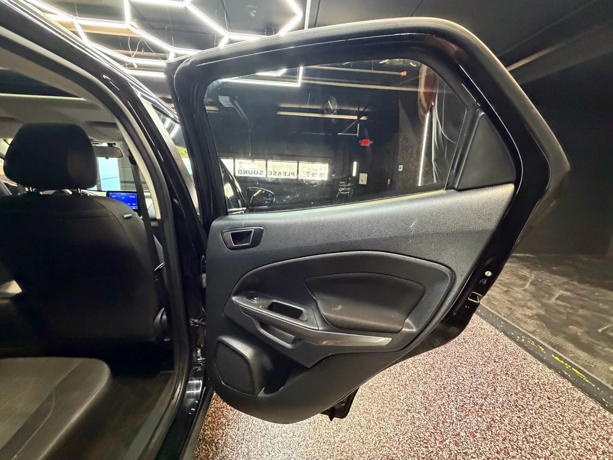 Used 2020 Ford EcoSport SE FWD image 33