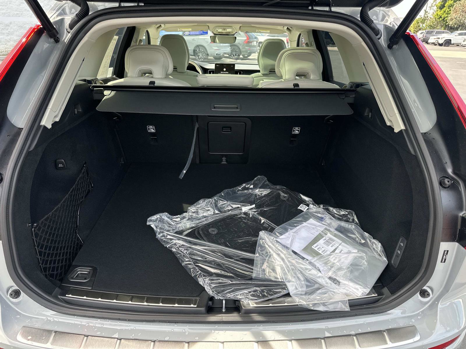 New 2026 Volvo XC60 B5 Ultra w/ Climate Package AWD/4WD image 18