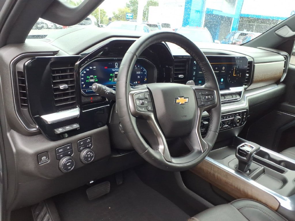 Certified 2023 Chevrolet Silverado 1500 High Country w/ High Country Premium Package AWD/4WD image 10