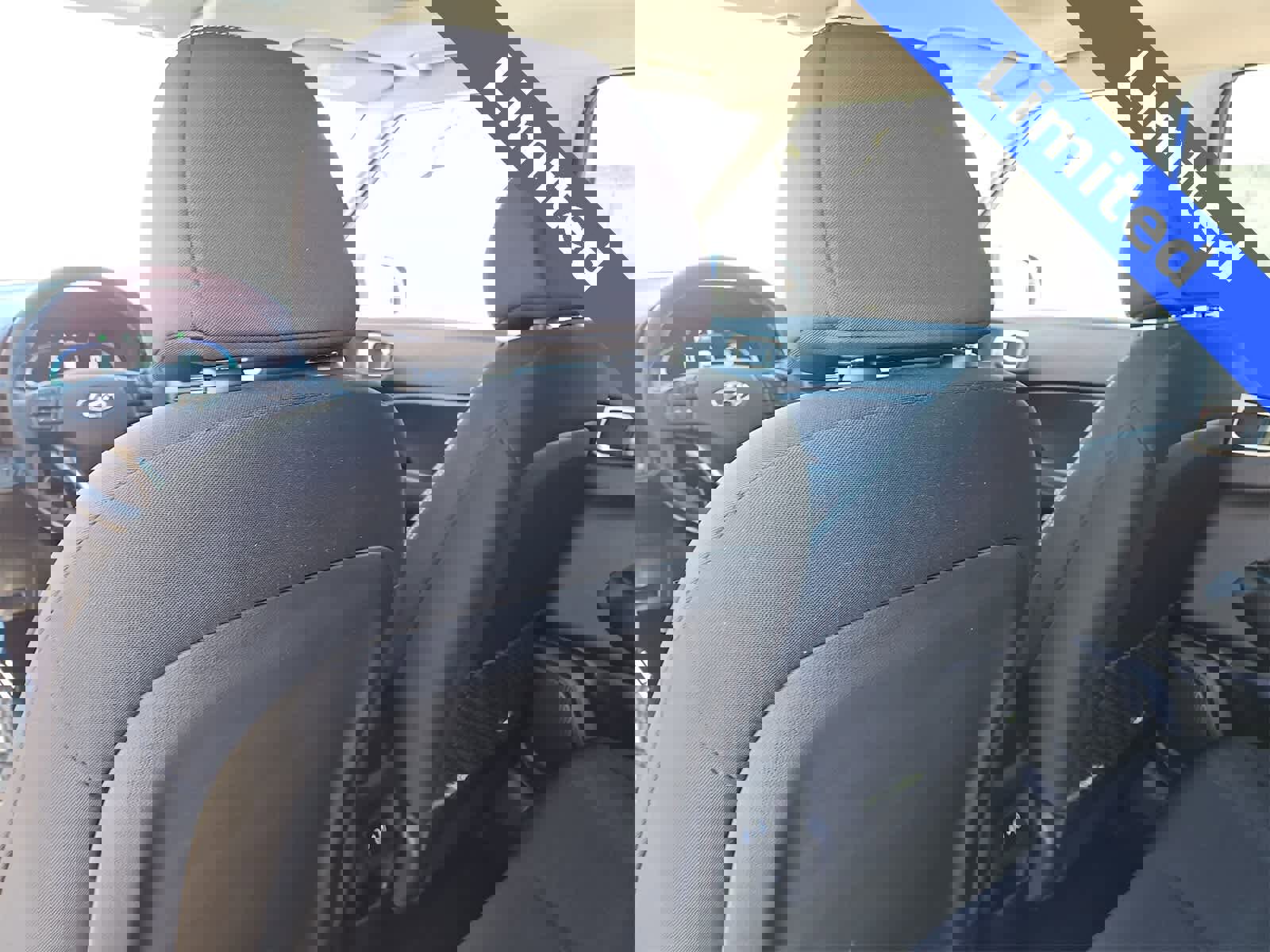 Certified 2025 Hyundai Venue Limited image 16