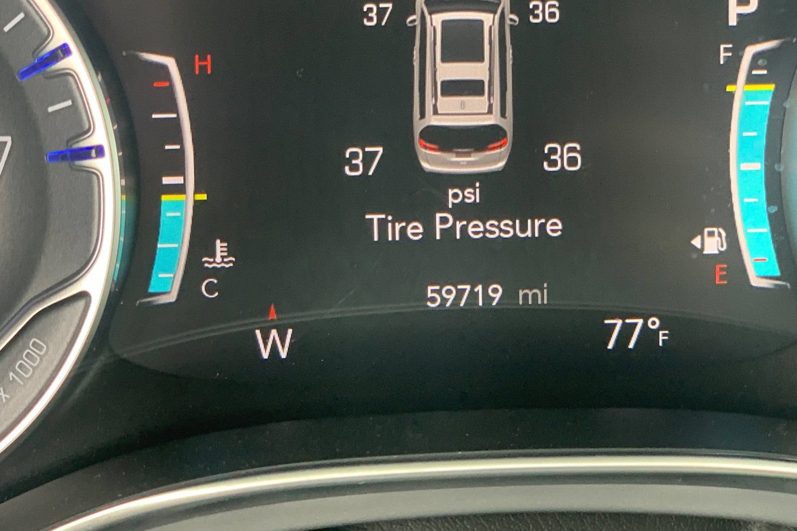 Used 2025 Chrysler Pacifica Limited FWD image 34