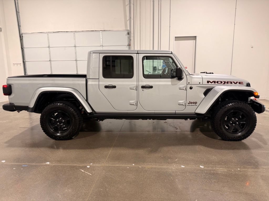 Used 2023 Jeep Gladiator Mojave w/ LED Lighting Group AWD/4WD image 4