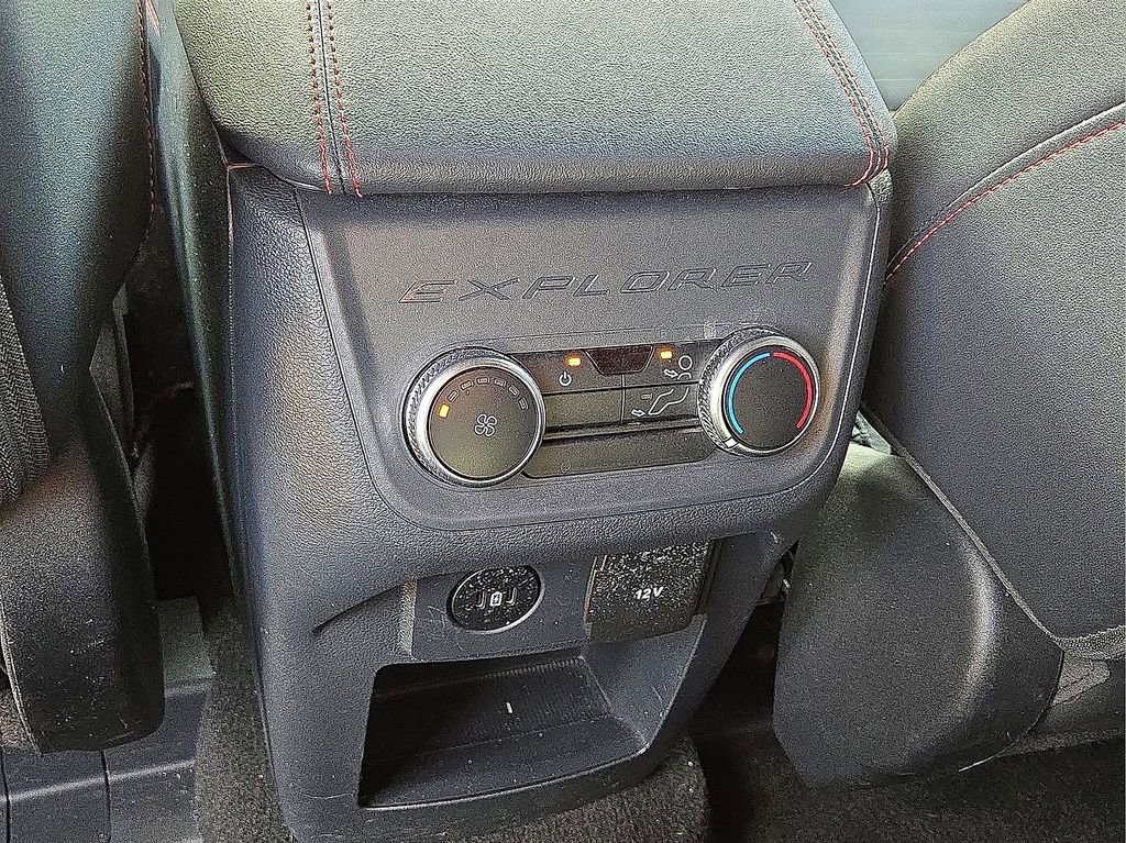 Used 2025 Ford Explorer ST-Line w/ ST-Line Street Pack image 18