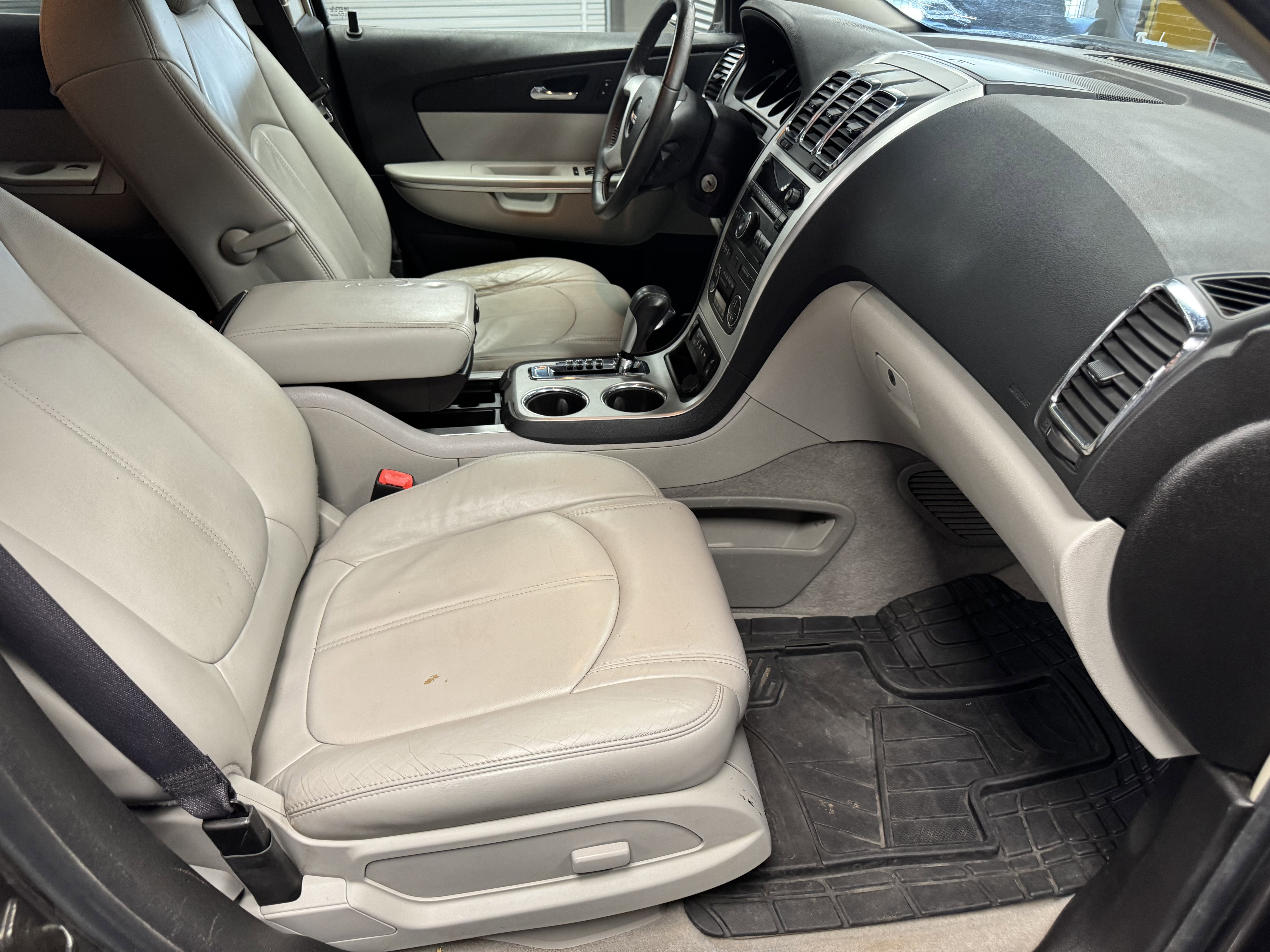 Used 2009 GMC Acadia SLT image 12