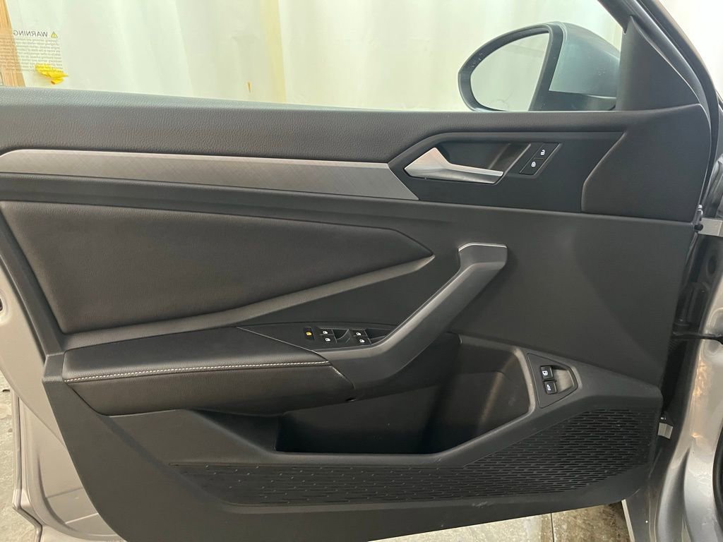 Certified 2023 Volkswagen Jetta SE image 10