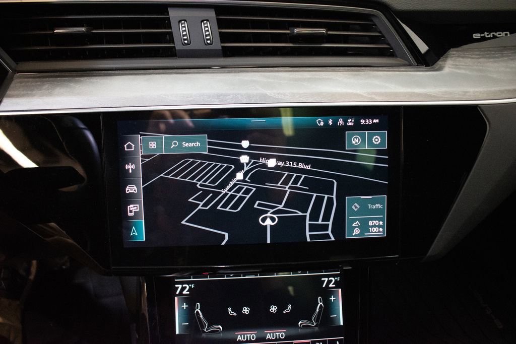 Used 2023 Audi e-tron Premium Plus w/ Premium Plus Package image 14