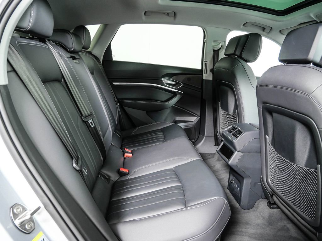 Certified 2022 Audi e-tron Premium AWD/4WD image 21