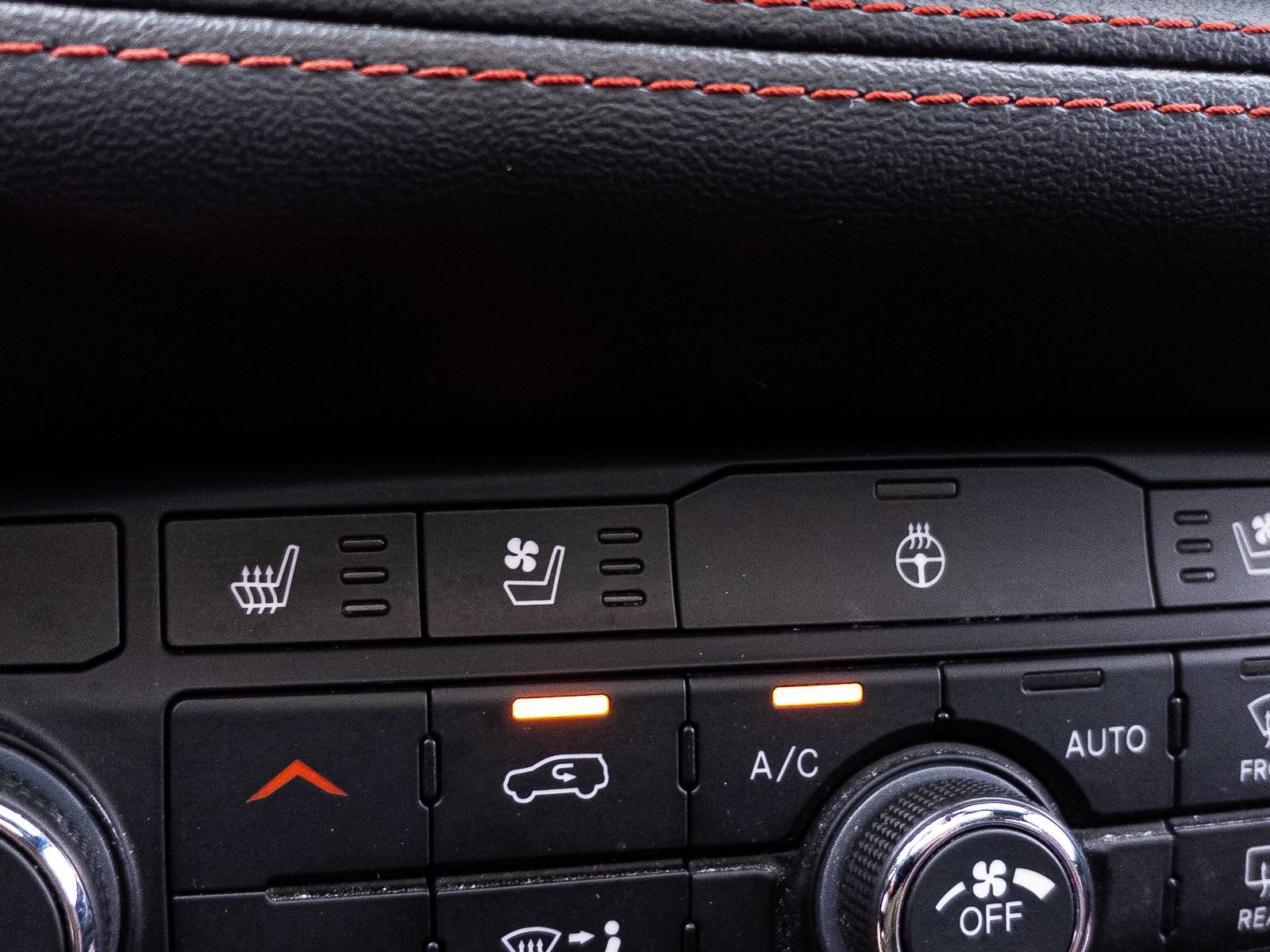 Used 2023 Dodge Durango GT AWD/4WD image 29