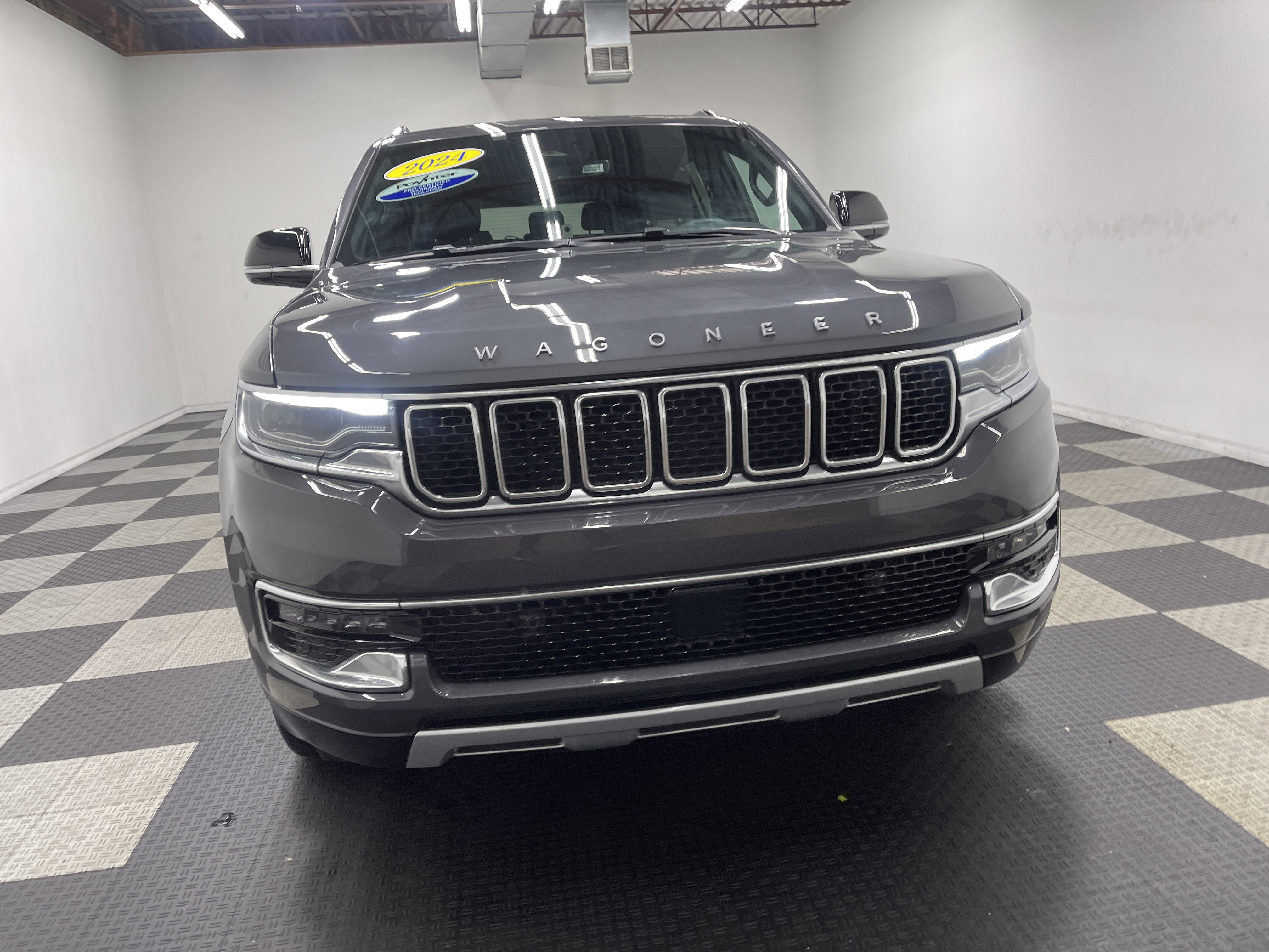 Used 2024 Jeep Wagoneer L Series II w/ Flexible Seating Group image 7