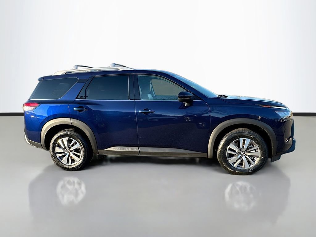 Used 2023 Nissan Pathfinder SL image 8