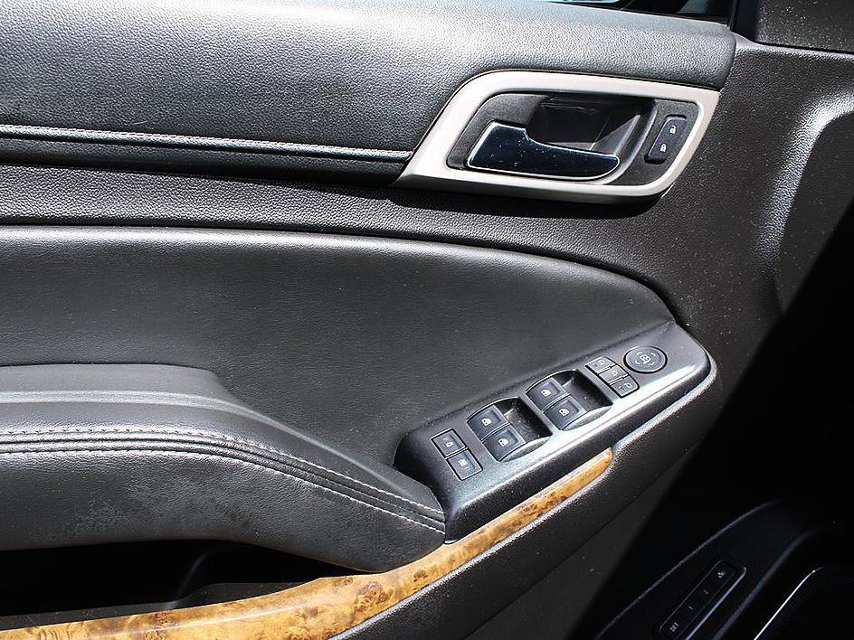 Used 2016 GMC Yukon XL Denali image 8