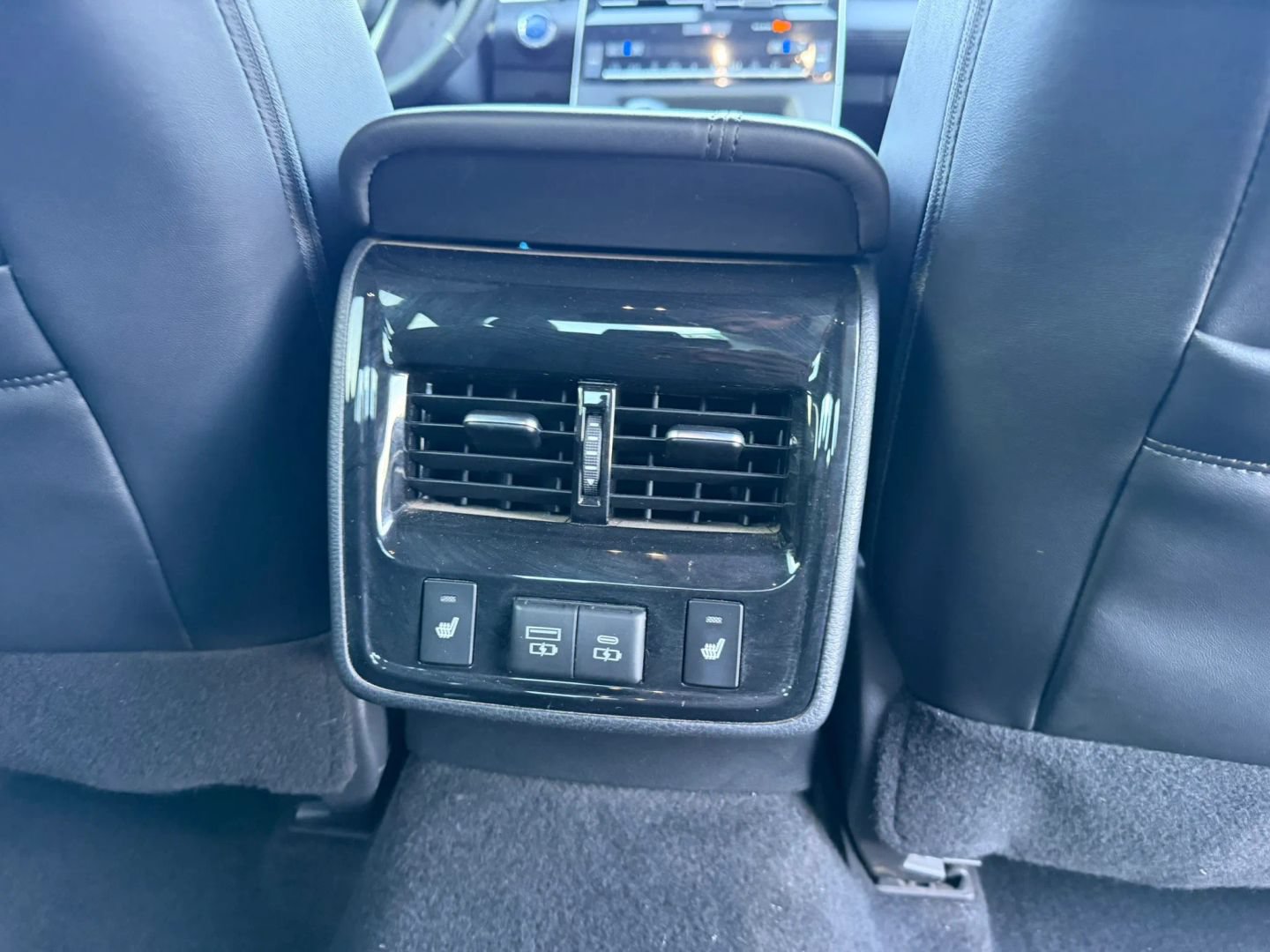 Used 2021 Toyota Avalon Limited w/ Advanced Safety Package FWD image 18