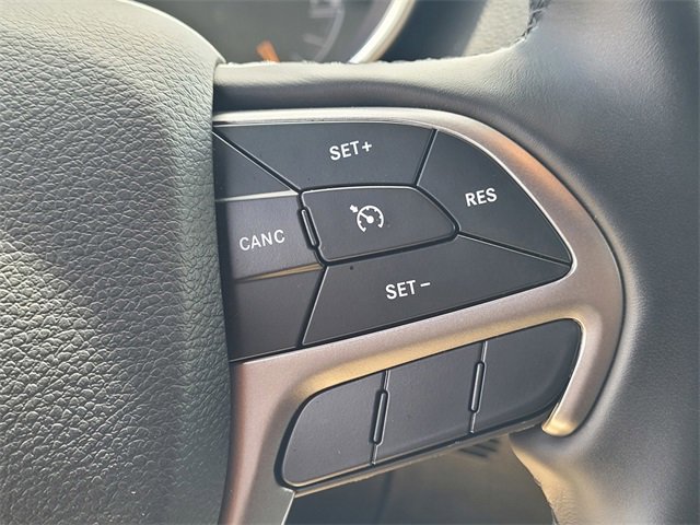 Used 2021 Jeep Grand Cherokee Laredo X image 16