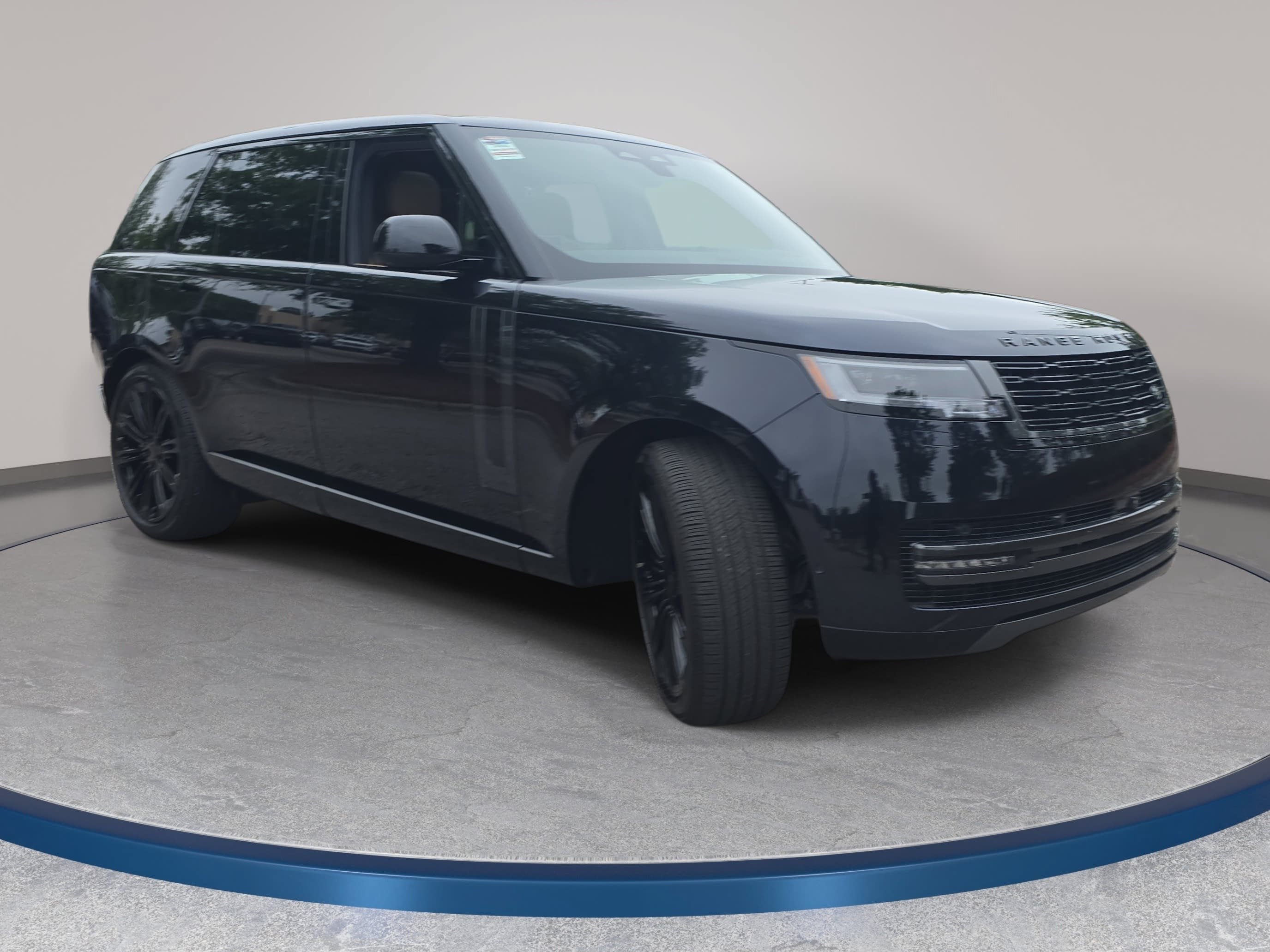 Certified 2026 Land Rover Range Rover Long Wheelbase SE AWD/4WD image 3