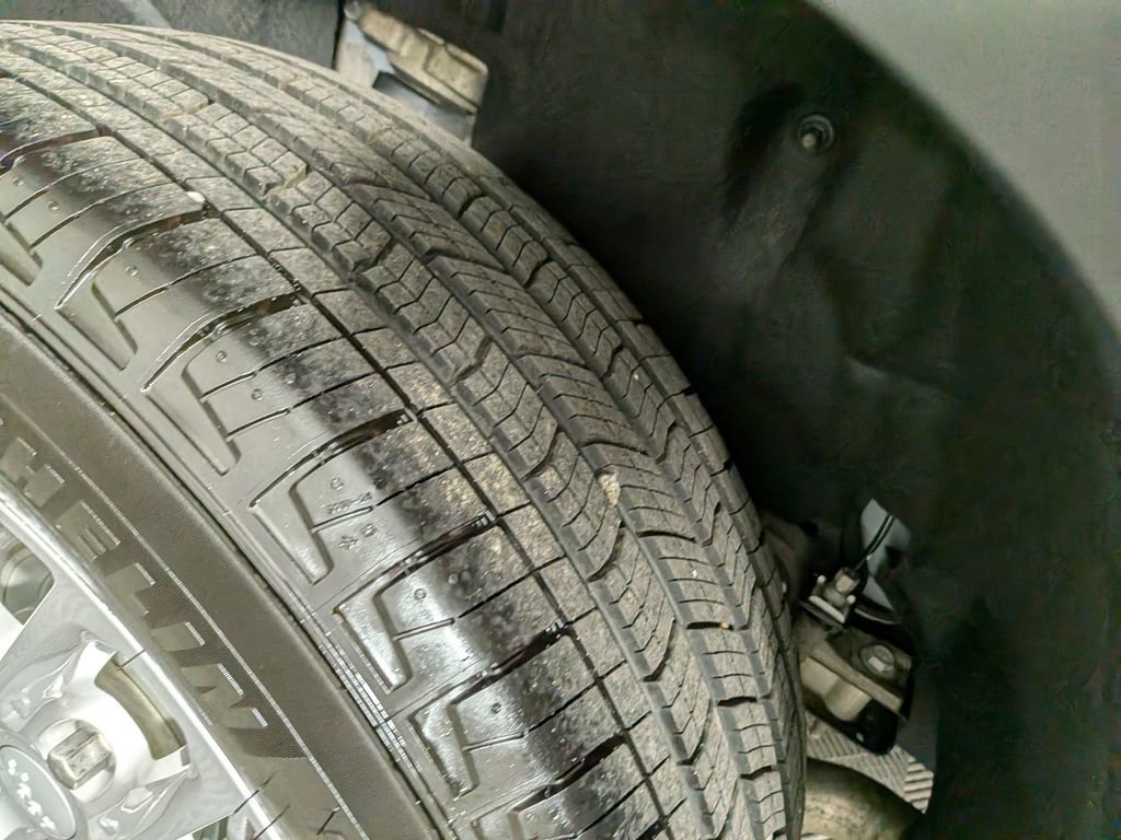 Used 2021 Jeep Grand Cherokee L Laredo w/ Luxury Tech Group I image 16