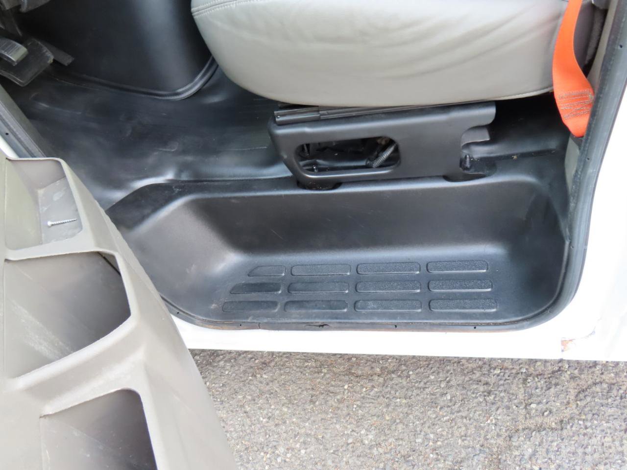 Used 2015 Chevrolet Express 2500 RWD image 11