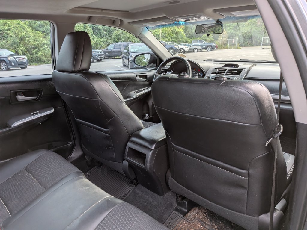 Used 2012 Toyota Camry SE FWD image 23